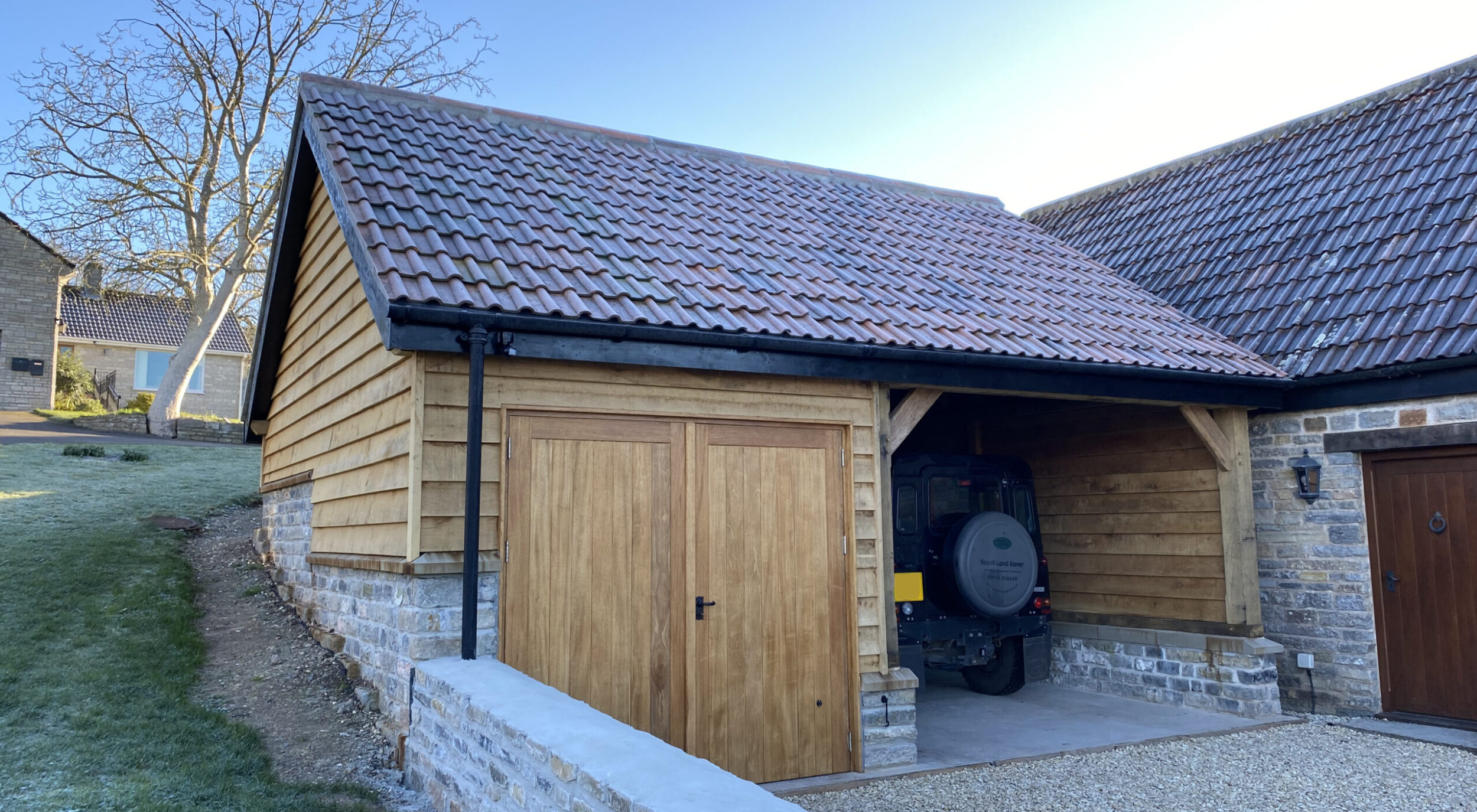 New Bespoke Oak Car Port Image - 2