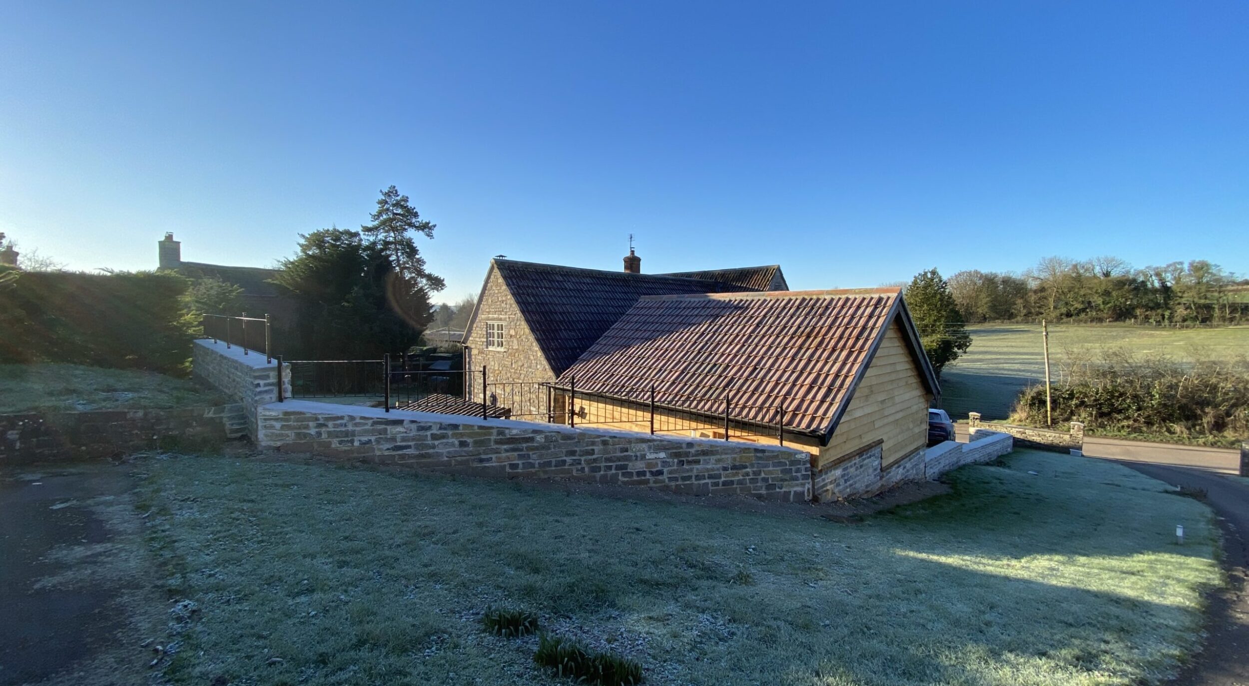 New Bespoke Oak Car Port Image - 1